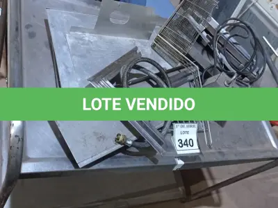 LOTE 340 - 01 CARRINHO EM INOX COM AVARIAS E 01 AQUECEDOR PARA FRITADEIRA. (NO ESTADO) ATENÇÃO! FAZER A VISITAÇÃO ANTES DE ARREMATAR, NÃO SABEMOS SE FUNCIONA. LEILÃO NÃO TEM GARANTIA E NEM DEVOLUÇÃO, SUJEITO A POSSÍVEIS AVARIAS VISÍVEIS/OCULTAS E/OU AUSÊNCIA DE COMPONENTES.