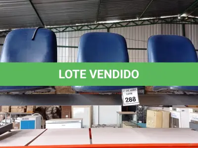 LOTE 288 - 01 LONGARINA 03 LUGARES. (NO ESTADO) ATENÇÃO! FAZER A VISITAÇÃO ANTES DE ARREMATAR, NÃO SABEMOS SE FUNCIONA. LEILÃO NÃO TEM GARANTIA E NEM DEVOLUÇÃO, SUJEITO A POSSÍVEIS AVARIAS VISÍVEIS/OCULTAS E/OU AUSÊNCIA DE COMPONENTES.