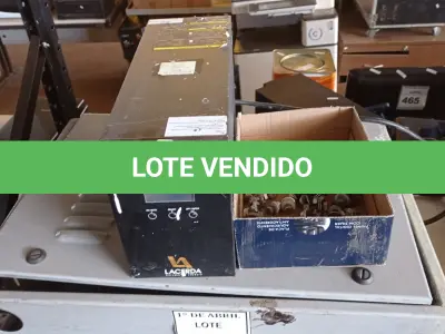 LOTE 078 -  01 BANCO PARA BATERIAS E 01 NOBREAK.  (NO ESTADO) ATENÇÃO! FAZER A VISITAÇÃO ANTES DE ARREMATAR, NÃO SABEMOS SE FUNCIONA. LEILÃO NÃO TEM GARANTIA E NEM DEVOLUÇÃO, SUJEITO A POSSÍVEIS AVARIAS VISÍVEIS/OCULTAS E/OU AUSÊNCIA DE COMPONENTES.