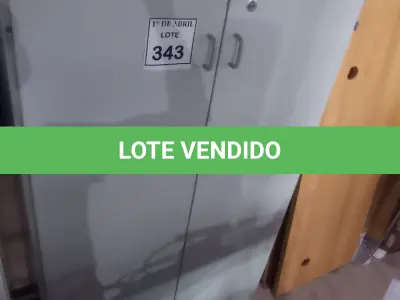 LOTE 343 - 01 ARMÁRIO EM MADEIRA 02 PORTAS. (NO ESTADO) ATENÇÃO! FAZER A VISITAÇÃO ANTES DE ARREMATAR, NÃO SABEMOS SE FUNCIONA. LEILÃO NÃO TEM GARANTIA E NEM DEVOLUÇÃO, SUJEITO A POSSÍVEIS AVARIAS VISÍVEIS/OCULTAS E/OU AUSÊNCIA DE COMPONENTES.