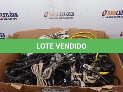LOTE 304 - 01 LOTE COM CABOS DIVERSOS. (NO ESTADO) ATENÇÃO! FAZER A VISITAÇÃO ANTES DE ARREMATAR, NÃO SABEMOS SE FUNCIONA. LEILÃO NÃO TEM GARANTIA E NEM DEVOLUÇÃO, SUJEITO A POSSÍVEIS AVARIAS VISÍVEIS/OCULTAS E/OU AUSÊNCIA DE COMPONENTES.