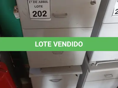 LOTE 202 - 02 GAVETEIROS EM MADEIRA 02 GAVETAS.  (NO ESTADO) ATENÇÃO! FAZER A VISITAÇÃO ANTES DE ARREMATAR, NÃO SABEMOS SE FUNCIONA. LEILÃO NÃO TEM GARANTIA E NEM DEVOLUÇÃO, SUJEITO A POSSÍVEIS AVARIAS VISÍVEIS/OCULTAS E/OU AUSÊNCIA DE COMPONENTES.