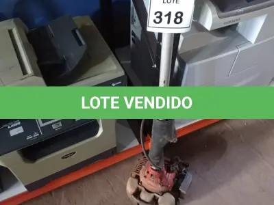 LOTE 318 - 01 ROÇADEIRA A GASOLINA COM AVARIAS. (NO ESTADO) ATENÇÃO! FAZER A VISITAÇÃO ANTES DE ARREMATAR, NÃO SABEMOS SE FUNCIONA. LEILÃO NÃO TEM GARANTIA E NEM DEVOLUÇÃO, SUJEITO A POSSÍVEIS AVARIAS VISÍVEIS/OCULTAS E/OU AUSÊNCIA DE COMPONENTES.