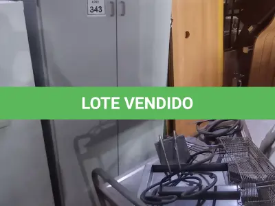 LOTE 343 - 01 ARMÁRIO EM MADEIRA 02 PORTAS. (NO ESTADO) ATENÇÃO! FAZER A VISITAÇÃO ANTES DE ARREMATAR, NÃO SABEMOS SE FUNCIONA. LEILÃO NÃO TEM GARANTIA E NEM DEVOLUÇÃO, SUJEITO A POSSÍVEIS AVARIAS VISÍVEIS/OCULTAS E/OU AUSÊNCIA DE COMPONENTES.