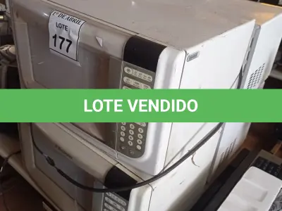 LOTE 177 - 04 MICRO ONDAS DIVERSOS. (NO ESTADO) ATENÇÃO! FAZER A VISITAÇÃO ANTES DE ARREMATAR, NÃO SABEMOS SE FUNCIONA. LEILÃO NÃO TEM GARANTIA E NEM DEVOLUÇÃO, SUJEITO A POSSÍVEIS AVARIAS VISÍVEIS/OCULTAS E/OU AUSÊNCIA DE COMPONENTES.