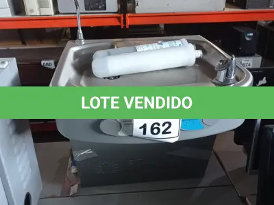 LOTE 162 - 01 BEBEDOURO PARA PAREDE IBBL. (NO ESTADO) ATENÇÃO! FAZER A VISITAÇÃO ANTES DE ARREMATAR, NÃO SABEMOS SE FUNCIONA. LEILÃO NÃO TEM GARANTIA E NEM DEVOLUÇÃO, SUJEITO A POSSÍVEIS AVARIAS VISÍVEIS/OCULTAS E/OU AUSÊNCIA DE COMPONENTES.