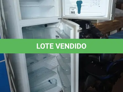 LOTE 365 - 01 GELADEIRA DAKO. (NO ESTADO) ATENÇÃO! FAZER A VISITAÇÃO ANTES DE ARREMATAR, NÃO SABEMOS SE FUNCIONA. LEILÃO NÃO TEM GARANTIA E NEM DEVOLUÇÃO, SUJEITO A POSSÍVEIS AVARIAS VISÍVEIS/OCULTAS E/OU AUSÊNCIA DE COMPONENTES.