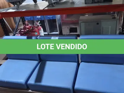 LOTE 347 - 01 BANCO EM MADEIRA COM 03 ACENTOS. (NO ESTADO) ATENÇÃO! FAZER A VISITAÇÃO ANTES DE ARREMATAR, NÃO SABEMOS SE FUNCIONA. LEILÃO NÃO TEM GARANTIA E NEM DEVOLUÇÃO, SUJEITO A POSSÍVEIS AVARIAS VISÍVEIS/OCULTAS E/OU AUSÊNCIA DE COMPONENTES.