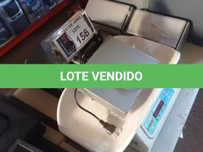 LOTE 156 - 01 BALANÇA PEDIÁTRICA E 01 BALANÇA PEQUENA. (NO ESTADO) ATENÇÃO! FAZER A VISITAÇÃO ANTES DE ARREMATAR, NÃO SABEMOS SE FUNCIONA. LEILÃO NÃO TEM GARANTIA E NEM DEVOLUÇÃO, SUJEITO A POSSÍVEIS AVARIAS VISÍVEIS/OCULTAS E/OU AUSÊNCIA DE COMPONENTES.