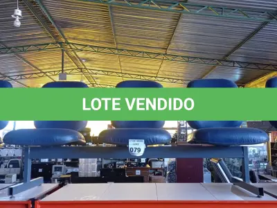 LOTE 079 -   01 LONGARINA 03 LUGARES. (NO ESTADO) ATENÇÃO! FAZER A VISITAÇÃO ANTES DE ARREMATAR, NÃO SABEMOS SE FUNCIONA. LEILÃO NÃO TEM GARANTIA E NEM DEVOLUÇÃO, SUJEITO A POSSÍVEIS AVARIAS VISÍVEIS/OCULTAS E/OU AUSÊNCIA DE COMPONENTES.