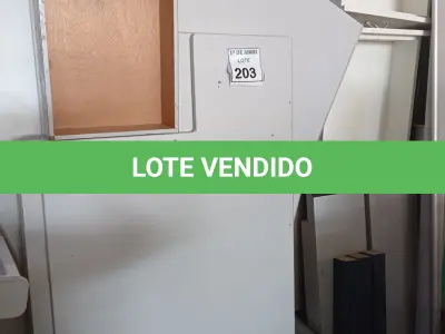 LOTE 203 - 01 LOTE COM MÓVEIS DESMONTADOS E GAVETEIROS. (NO ESTADO) ATENÇÃO! FAZER A VISITAÇÃO ANTES DE ARREMATAR, NÃO SABEMOS SE FUNCIONA. LEILÃO NÃO TEM GARANTIA E NEM DEVOLUÇÃO, SUJEITO A POSSÍVEIS AVARIAS VISÍVEIS/OCULTAS E/OU AUSÊNCIA DE COMPONENTES.