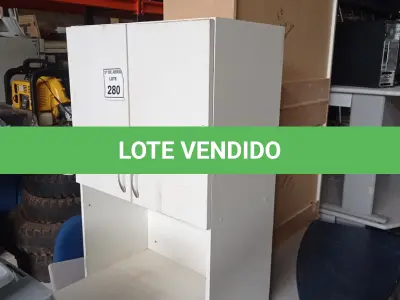 LOTE 280 - 01 MESA EM MADEIRA ,02 ARMÁRIOS E 02 CADEIRAS PARA ESCRITÓRIO. (NO ESTADO) ATENÇÃO! FAZER A VISITAÇÃO ANTES DE ARREMATAR, NÃO SABEMOS SE FUNCIONA. LEILÃO NÃO TEM GARANTIA E NEM DEVOLUÇÃO, SUJEITO A POSSÍVEIS AVARIAS VISÍVEIS/OCULTAS E/OU AUSÊNCIA DE COMPONENTES.