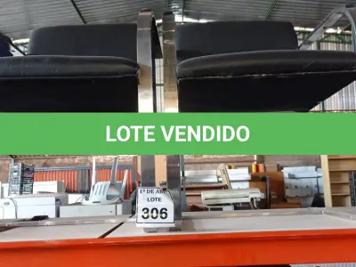 LOTE 306 - 02 CADEIRAS PARA ESCRITÓRIO. (NO ESTADO) ATENÇÃO! FAZER A VISITAÇÃO ANTES DE ARREMATAR, NÃO SABEMOS SE FUNCIONA. LEILÃO NÃO TEM GARANTIA E NEM DEVOLUÇÃO, SUJEITO A POSSÍVEIS AVARIAS VISÍVEIS/OCULTAS E/OU AUSÊNCIA DE COMPONENTES.