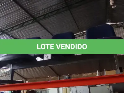 LOTE 341 - 01 LONGARINA 03 LUGARES. (NO ESTADO) ATENÇÃO! FAZER A VISITAÇÃO ANTES DE ARREMATAR, NÃO SABEMOS SE FUNCIONA. LEILÃO NÃO TEM GARANTIA E NEM DEVOLUÇÃO, SUJEITO A POSSÍVEIS AVARIAS VISÍVEIS/OCULTAS E/OU AUSÊNCIA DE COMPONENTES.