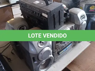 LOTE 179 - 01 LOTE COM MICRO SYSTEM DIVERSOS. (NO ESTADO) ATENÇÃO! FAZER A VISITAÇÃO ANTES DE ARREMATAR, NÃO SABEMOS SE FUNCIONA. LEILÃO NÃO TEM GARANTIA E NEM DEVOLUÇÃO, SUJEITO A POSSÍVEIS AVARIAS VISÍVEIS/OCULTAS E/OU AUSÊNCIA DE COMPONENTES.