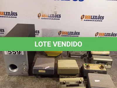 LOTE 559 - 01 SUBWOOFER E 09 EQUIPAMENTOS ELETRÔNICOS DIVERSOS. (NO ESTADO) ATENÇÃO! FAZER A VISITAÇÃO ANTES DE ARREMATAR, NÃO SABEMOS SE FUNCIONA. LEILÃO NÃO TEM GARANTIA E NEM DEVOLUÇÃO, SUJEITO A POSSÍVEIS AVARIAS VISÍVEIS/OCULTAS E/OU AUSÊNCIA DE COMPONENTES.