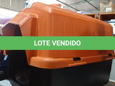 LOTE 521 - 01 CASINHA PARA PET COM COLCHÃO, 01 COMEDOURO, 01 BEBEDOURO E 01 KIT DE BRINQUEDOS. (NOVO) (NO ESTADO) ATENÇÃO! FAZER A VISITAÇÃO ANTES DE ARREMATAR, NÃO SABEMOS SE FUNCIONA. LEILÃO NÃO TEM GARANTIA E NEM DEVOLUÇÃO, SUJEITO A POSSÍVEIS AVARIAS VISÍVEIS/OCULTAS E/OU AUSÊNCIA DE COMPONENTES).