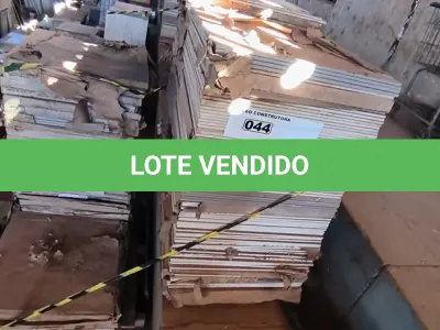 LOTE 044 - 01 LOTE COM PORCELANATO MOS BRERA OFF WHITER 60CM X 60CM APROXIMADAMENTE 118,44M²(NO ESTADO)