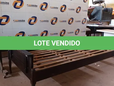 LOTE 677 - 01 CAMA DE SOLTEIRO EM IMBUIA DO POLO MADEIREIRO DO RIO GRANDE DO SUL.  (NO ESTADO) ATENÇÃO! FAZER A VISITAÇÃO ANTES DE ARREMATAR, NÃO SABEMOS SE FUNCIONA. LEILÃO NÃO TEM GARANTIA E NEM DEVOLUÇÃO, SUJEITO A POSSÍVEIS AVARIAS VISÍVEIS/OCULTAS E/OU AUSÊNCIA DE COMPONENTES.