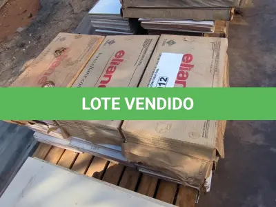 LOTE 012 - 01 LOTE COM REVESTIMENTOS 32,5CM X 0,59 CM BRANCO APROXIMADAMENTE 20,16M²(NO ESTADO)