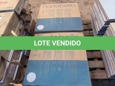LOTE 016 - 12 CAIXAS COM PORCELANATO 60CM X60CM MOS BRERA WHITE APROXIMADAMENTE 14,04M²(NO ESTADO)