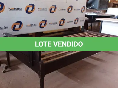 LOTE 676 - 01 CAMA DE SOLTEIRO EM IMBUIA DO POLO MADEIREIRO DO RIO GRANDE DO SUL.  (NO ESTADO) ATENÇÃO! FAZER A VISITAÇÃO ANTES DE ARREMATAR, NÃO SABEMOS SE FUNCIONA. LEILÃO NÃO TEM GARANTIA E NEM DEVOLUÇÃO, SUJEITO A POSSÍVEIS AVARIAS VISÍVEIS/OCULTAS E/OU AUSÊNCIA DE COMPONENTES.