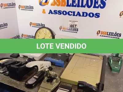 LOTE 467 - 01 GUILHOTINA DE MESA, 02 RÁDIOS AP SIEMENS E PERIFÉRICOS DIVERSOS. (NO ESTADO) ATENÇÃO! FAZER A VISITAÇÃO ANTES DE ARREMATAR, NÃO SABEMOS SE FUNCIONA. LEILÃO NÃO TEM GARANTIA E NEM DEVOLUÇÃO, SUJEITO A POSSÍVEIS AVARIAS VISÍVEIS/OCULTAS E/OU AUSÊNCIA DE COMPONENTES).