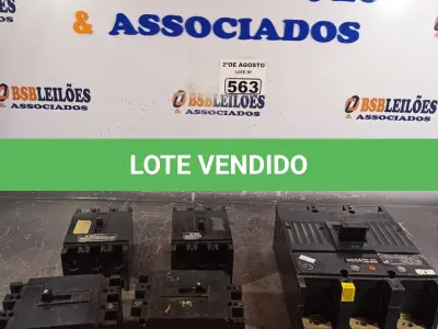 LOTE 563 - 05 DISJUNTORES MARCAS E MODELOS DIVERSOS. (NO ESTADO) ATENÇÃO! FAZER A VISITAÇÃO ANTES DE ARREMATAR, NÃO SABEMOS SE FUNCIONA. LEILÃO NÃO TEM GARANTIA E NEM DEVOLUÇÃO, SUJEITO A POSSÍVEIS AVARIAS VISÍVEIS/OCULTAS E/OU AUSÊNCIA DE COMPONENTES.