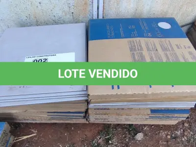 LOTE 002 - 18 CAIXAS DE PORCELANATO PORTOBELLO MINERAL NUDE 60CM X 60CM APROXIMADAMENTE 30,24M² (NO ESTADO)