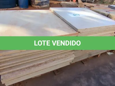 LOTE 013 - 01 LOTE COM PORCELANATOS 60CM X 60CM DIVERSOS APROXIMADAMENTE 27,36M²(NO ESTADO)