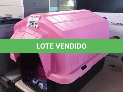 LOTE 501 - 01 CASINHA PARA PET COM COLCHÃO, 01 COMEDOURO, 01 BEBEDOURO E 01 KIT DE BRINQUEDOS. (NOVO) (NO ESTADO) ATENÇÃO! FAZER A VISITAÇÃO ANTES DE ARREMATAR, NÃO SABEMOS SE FUNCIONA. LEILÃO NÃO TEM GARANTIA E NEM DEVOLUÇÃO, SUJEITO A POSSÍVEIS AVARIAS VISÍVEIS/OCULTAS E/OU AUSÊNCIA DE COMPONENTES).