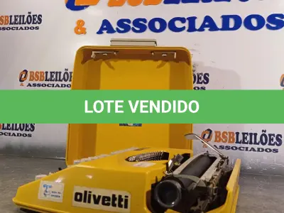 LOTE 549 - 01 MÁQUINA DE ESCREVER MARCA OLIVETTI. (NO ESTADO) ATENÇÃO! FAZER A VISITAÇÃO ANTES DE ARREMATAR, NÃO SABEMOS SE FUNCIONA. LEILÃO NÃO TEM GARANTIA E NEM DEVOLUÇÃO, SUJEITO A POSSÍVEIS AVARIAS VISÍVEIS/OCULTAS E/OU AUSÊNCIA DE COMPONENTES.