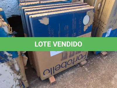 LOTE 028 - 08 CAIXAS DE PORCELANATO  MARMORE CREMA 60CM X60CM  APROXIMADAMENTE 11,52M²(NO ESTADO)