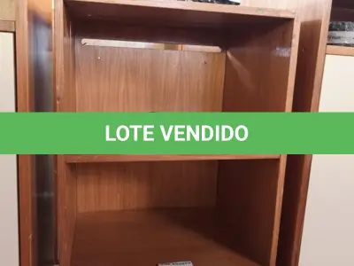 LOTE 607 - 02 ARMÁRIOS BAIXOS EM MADEIRA COM 01 PRATELEIRA. (NO ESTADO) ATENÇÃO! FAZER A VISITAÇÃO ANTES DE ARREMATAR, NÃO SABEMOS SE FUNCIONA. LEILÃO NÃO TEM GARANTIA E NEM DEVOLUÇÃO, SUJEITO A POSSÍVEIS AVARIAS VISÍVEIS/OCULTAS E/OU AUSÊNCIA DE COMPONENTES.