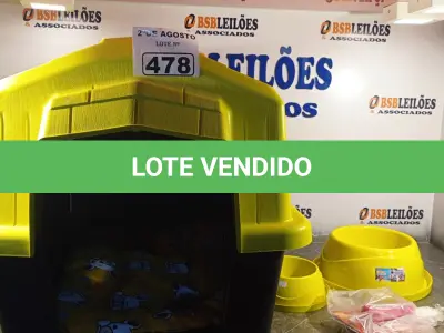 LOTE 478 - 01 CASINHA PARA PET COM COLCHÃO, COMEDOURO, BEBEDOURO E 01 KIT DE BRINQUEDOS. (NOVO) (NO ESTADO) ATENÇÃO! FAZER A VISITAÇÃO ANTES DE ARREMATAR, NÃO SABEMOS SE FUNCIONA. LEILÃO NÃO TEM GARANTIA E NEM DEVOLUÇÃO, SUJEITO A POSSÍVEIS AVARIAS VISÍVEIS/OCULTAS E/OU AUSÊNCIA DE COMPONENTES.