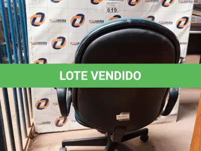 LOTE 619 - 01 CADEIRA DE ESCRITÓRIO COM BASE GIRATÓRIA NA COR VERDE. (NO ESTADO) ATENÇÃO! FAZER A VISITAÇÃO ANTES DE ARREMATAR, NÃO SABEMOS SE FUNCIONA. LEILÃO NÃO TEM GARANTIA E NEM DEVOLUÇÃO, SUJEITO A POSSÍVEIS AVARIAS VISÍVEIS/OCULTAS E/OU AUSÊNCIA DE COMPONENTES.