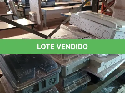 LOTE 430 - 01 LOTE COM VÁRIAS CAIXAS PARA QUADRO DE COMANDO MARCAS E MODELOS DIVERSOS. (NO ESTADO) ATENÇÃO! FAZER A VISITAÇÃO ANTES DE ARREMATAR, NÃO SABEMOS SE FUNCIONA. LEILÃO NÃO TEM GARANTIA E NEM DEVOLUÇÃO, SUJEITO A POSSÍVEIS AVARIAS VISÍVEIS/OCULTAS E/OU AUSÊNCIA DE COMPONENTES).