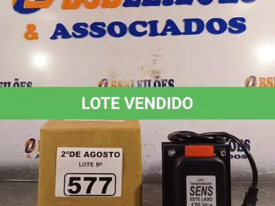 LOTE 577 -  01 AUTOTRANSFORMADOR 220/110V. (NO ESTADO) ATENÇÃO! FAZER A VISITAÇÃO ANTES DE ARREMATAR, NÃO SABEMOS SE FUNCIONA. LEILÃO NÃO TEM GARANTIA E NEM DEVOLUÇÃO, SUJEITO A POSSÍVEIS AVARIAS VISÍVEIS/OCULTAS E/OU AUSÊNCIA DE COMPONENTES.