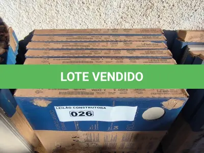 LOTE 026 - 08 CAIXAS DE PORCELANATO  MARMORE CREMA 60CM X60CM  APROXIMADAMENTE 11,52M²(NO ESTADO)