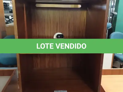 LOTE 611 - 02 ARMÁRIOS BAIXOS EM MADEIRA COM 01 PRATELEIRA. (NO ESTADO) ATENÇÃO! FAZER A VISITAÇÃO ANTES DE ARREMATAR, NÃO SABEMOS SE FUNCIONA. LEILÃO NÃO TEM GARANTIA E NEM DEVOLUÇÃO, SUJEITO A POSSÍVEIS AVARIAS VISÍVEIS/OCULTAS E/OU AUSÊNCIA DE COMPONENTES.