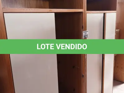 LOTE 621 - 02 ARMÁRIOS EM MADEIRA COM AVARIAS. (NO ESTADO) ATENÇÃO! FAZER A VISITAÇÃO ANTES DE ARREMATAR, NÃO SABEMOS SE FUNCIONA. LEILÃO NÃO TEM GARANTIA E NEM DEVOLUÇÃO, SUJEITO A POSSÍVEIS AVARIAS VISÍVEIS/OCULTAS E/OU AUSÊNCIA DE COMPONENTES.