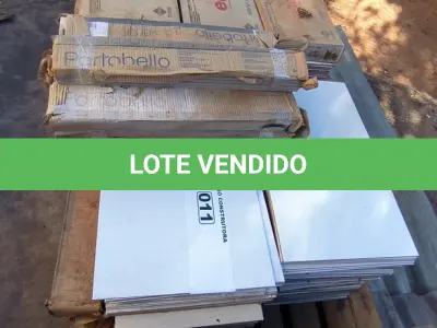 LOTE 011 - 01 LOTE COM PORCELANATOS DIVERSOS APROXIMADAMENTE 72,00M²(NO ESTADO)