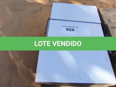 LOTE 024 - 20 CAIXAS DE REVESTIMENTO BRANCO 35,2CM X 59CM  APROXIMADAMENTE 25,92M²(NO ESTADO)