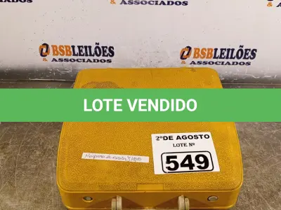 LOTE 549 - 01 MÁQUINA DE ESCREVER MARCA OLIVETTI. (NO ESTADO) ATENÇÃO! FAZER A VISITAÇÃO ANTES DE ARREMATAR, NÃO SABEMOS SE FUNCIONA. LEILÃO NÃO TEM GARANTIA E NEM DEVOLUÇÃO, SUJEITO A POSSÍVEIS AVARIAS VISÍVEIS/OCULTAS E/OU AUSÊNCIA DE COMPONENTES.