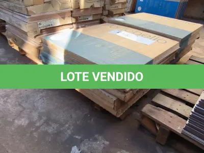 LOTE 016 - 12 CAIXAS COM PORCELANATO 60CM X60CM MOS BRERA WHITE APROXIMADAMENTE 14,04M²(NO ESTADO)