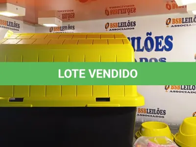 LOTE 478 - 01 CASINHA PARA PET COM COLCHÃO, COMEDOURO, BEBEDOURO E 01 KIT DE BRINQUEDOS. (NOVO) (NO ESTADO) ATENÇÃO! FAZER A VISITAÇÃO ANTES DE ARREMATAR, NÃO SABEMOS SE FUNCIONA. LEILÃO NÃO TEM GARANTIA E NEM DEVOLUÇÃO, SUJEITO A POSSÍVEIS AVARIAS VISÍVEIS/OCULTAS E/OU AUSÊNCIA DE COMPONENTES.