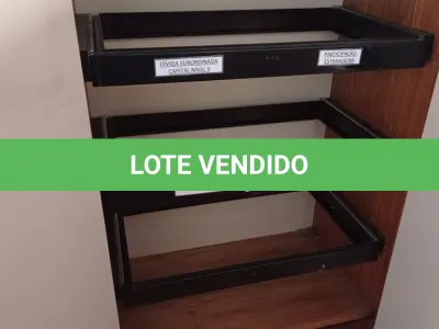 LOTE 649 - 01 ARMÁRIO EM MADEIRA PARA PASTA SUSPENSA. (NO ESTADO) ATENÇÃO! FAZER A VISITAÇÃO ANTES DE ARREMATAR, NÃO SABEMOS SE FUNCIONA. LEILÃO NÃO TEM GARANTIA E NEM DEVOLUÇÃO, SUJEITO A POSSÍVEIS AVARIAS VISÍVEIS/OCULTAS E/OU AUSÊNCIA DE COMPONENTES.