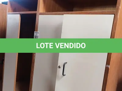 LOTE 621 - 02 ARMÁRIOS EM MADEIRA COM AVARIAS. (NO ESTADO) ATENÇÃO! FAZER A VISITAÇÃO ANTES DE ARREMATAR, NÃO SABEMOS SE FUNCIONA. LEILÃO NÃO TEM GARANTIA E NEM DEVOLUÇÃO, SUJEITO A POSSÍVEIS AVARIAS VISÍVEIS/OCULTAS E/OU AUSÊNCIA DE COMPONENTES.
