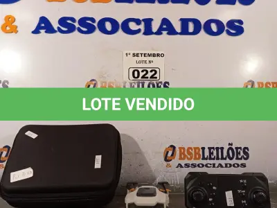 LOTE 022 - 01 DRONE P15. (NO ESTADO) ATENÇÃO! FAZER A VISITAÇÃO ANTES DE ARREMATAR, NÃO SABEMOS SE FUNCIONA. LEILÃO NÃO TEM GARANTIA E NEM DEVOLUÇÃO, SUJEITO A POSSÍVEIS AVARIAS VISÍVEIS/OCULTAS E/OU AUSÊNCIA DE COMPONENTES.