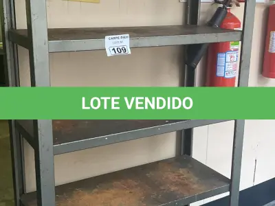 LOTE 109 - ESTANTE DE FERRO. (NO ESTADO, NÃO SABEMOS SE FUNCIONA. LEILÃO NÃO TEM GARANTIA E NEM DEVOLUÇÃO).
